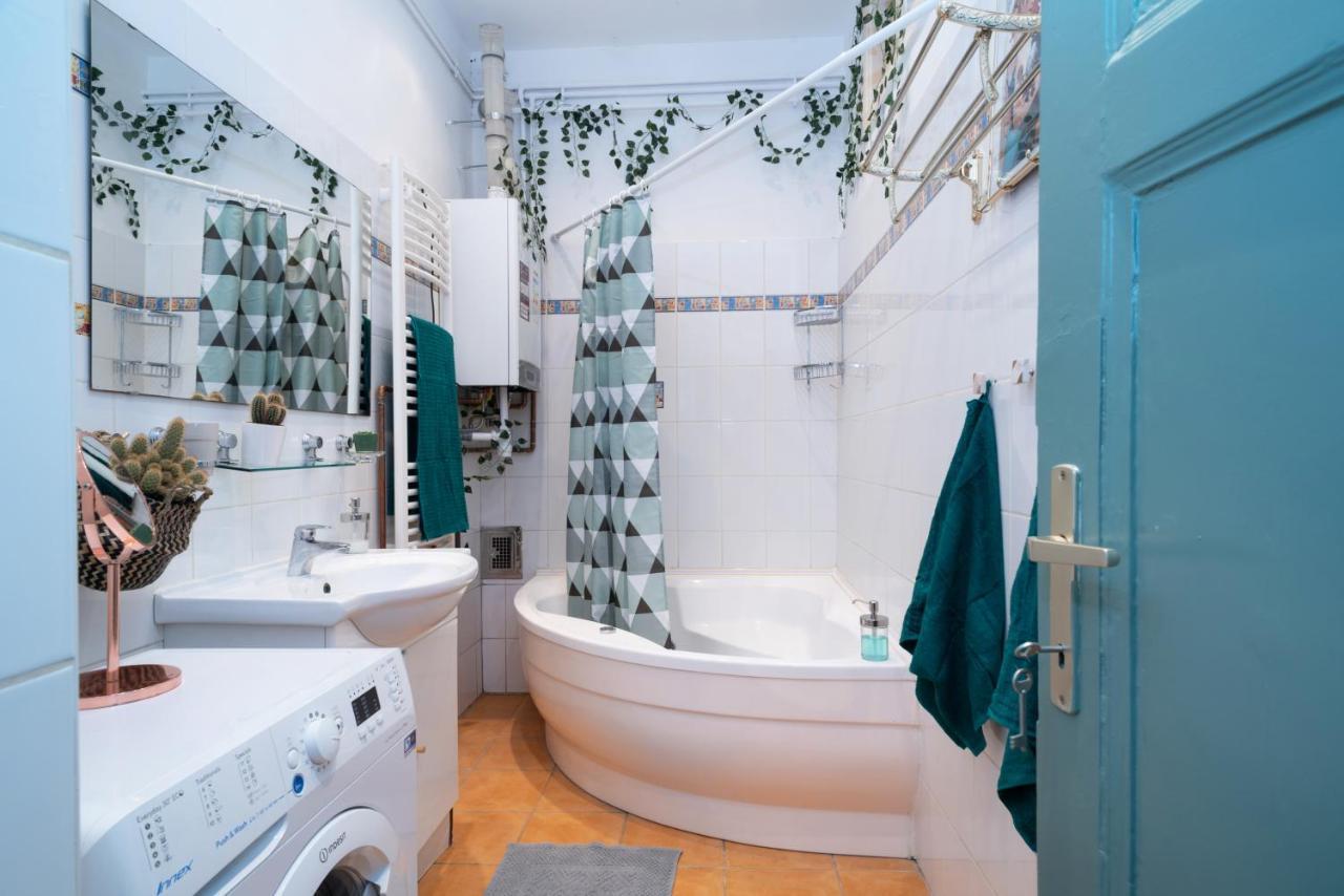 Cozy Boho Apartment, Super Central, Parliament, Netflix Budapest Luaran gambar