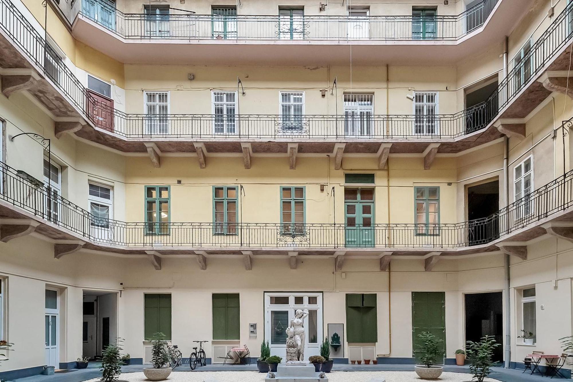 Cozy Boho Apartment, Super Central, Parliament, Netflix Budapest Luaran gambar